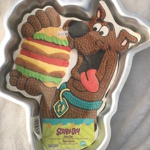 Wilton Scooby-Doo cake pan
